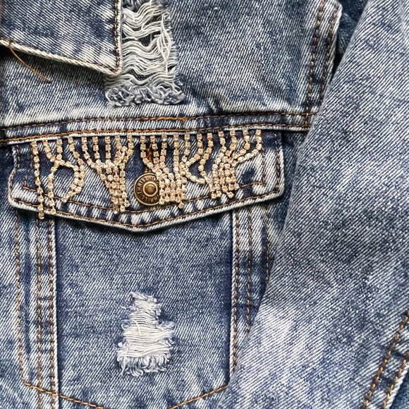 NEW!! Super Cute!! THRILL DISTRESSED JACKET!! - Picture 3 of 6